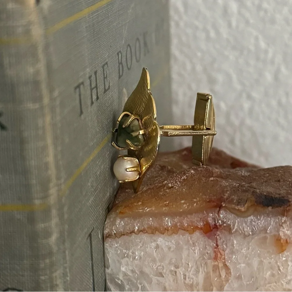 Vintage Jade and faux pearl cuff‎ links